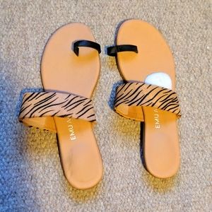 New women's Emu Australia sandals